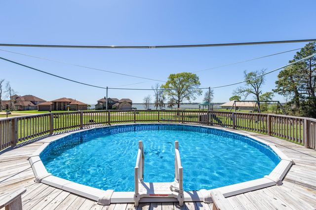 264 Falcon Point, Onalaska, TX 77360