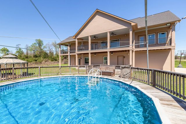 264 Falcon Point, Onalaska, TX 77360