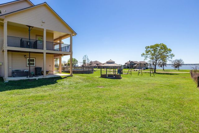 264 Falcon Point, Onalaska, TX 77360