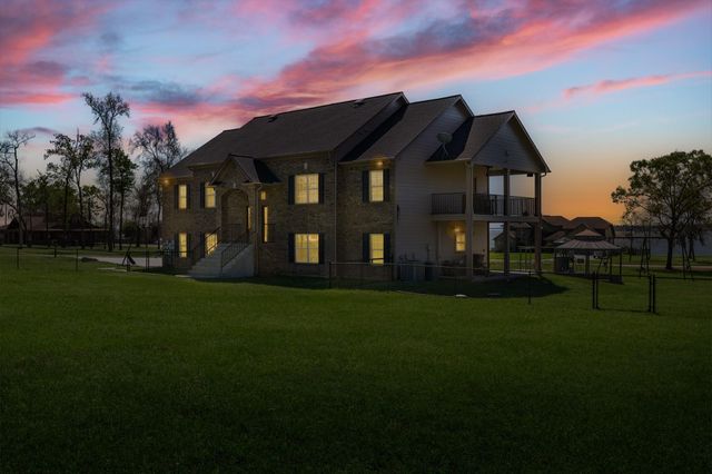 264 Falcon Point, Onalaska, TX 77360