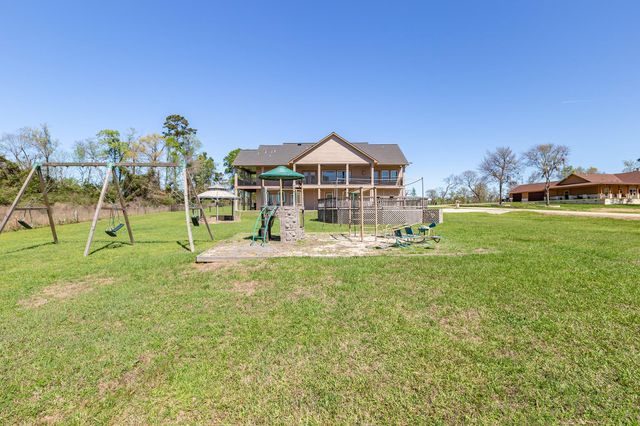 264 Falcon Point, Onalaska, TX 77360