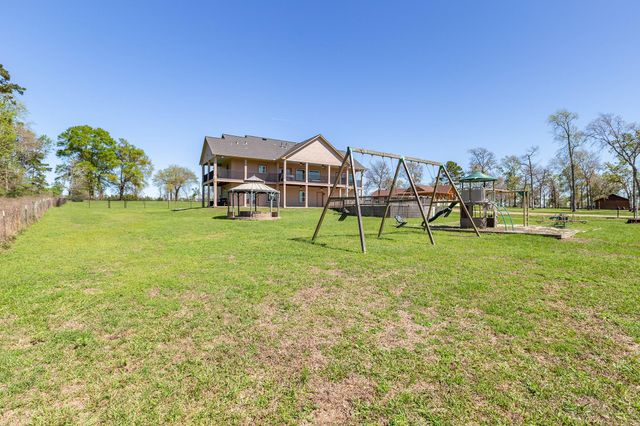 264 Falcon Point, Onalaska, TX 77360