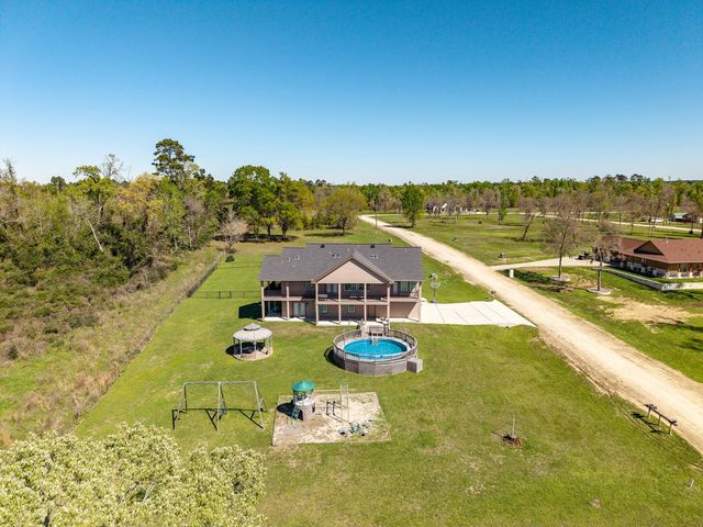 264 Falcon Point, Onalaska, TX 77360