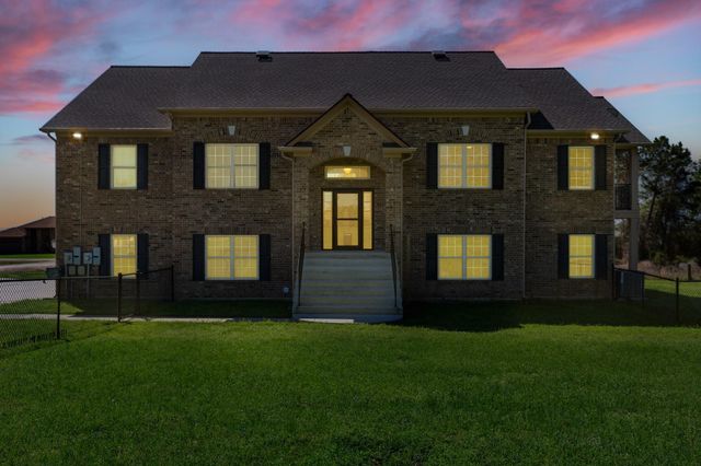 264 Falcon Point, Onalaska, TX 77360