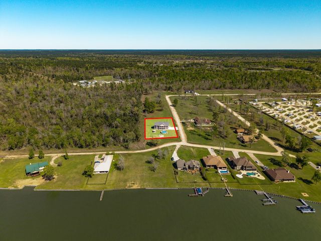 264 Falcon Point, Onalaska, TX 77360