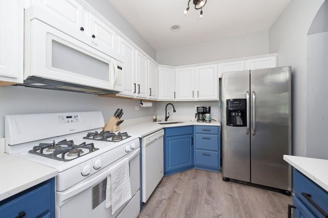 3069 Autumn Lake Drive, Aurora, IL 60504