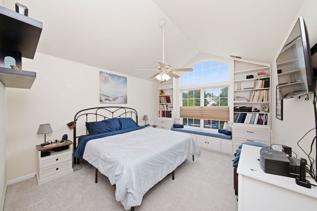 3069 Autumn Lake Drive, Aurora, IL 60504