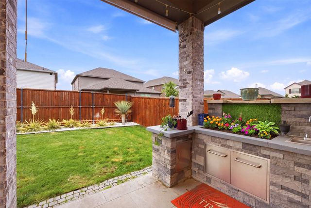 1929 Campground Way, Aubrey, TX 76227