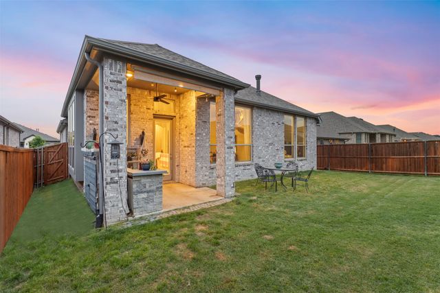 1929 Campground Way, Aubrey, TX 76227