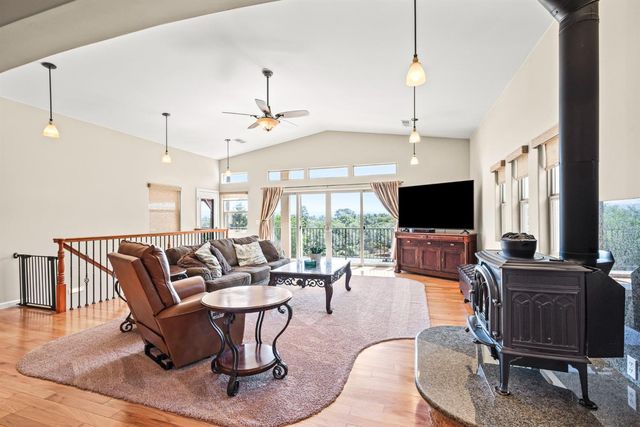 2881 Dos Vistas Dr, Shingle Springs, CA 95682