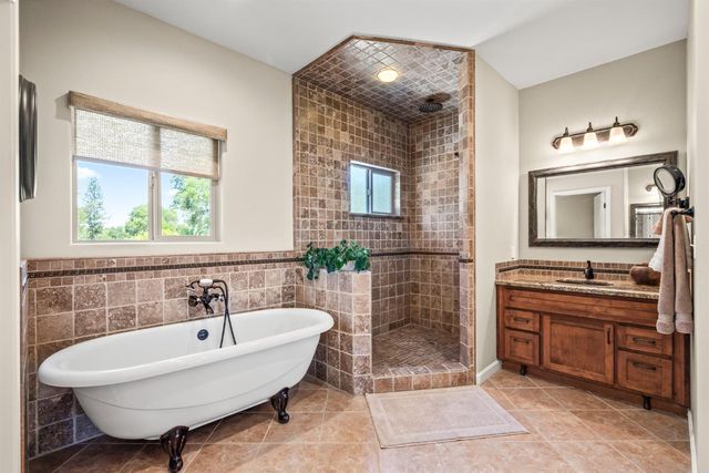 2881 Dos Vistas Dr, Shingle Springs, CA 95682