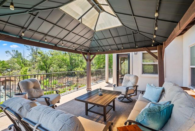 2881 Dos Vistas Dr, Shingle Springs, CA 95682