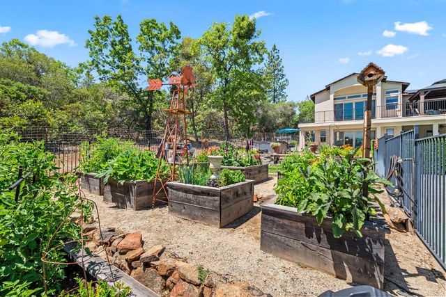 2881 Dos Vistas Dr, Shingle Springs, CA 95682