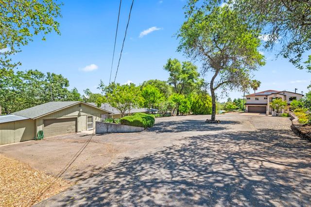2881 Dos Vistas Dr, Shingle Springs, CA 95682