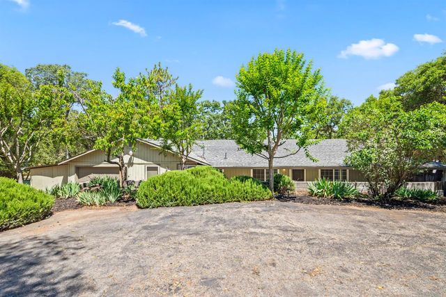 2881 Dos Vistas Dr, Shingle Springs, CA 95682