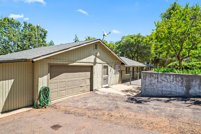 2881 Dos Vistas Dr, Shingle Springs, CA 95682