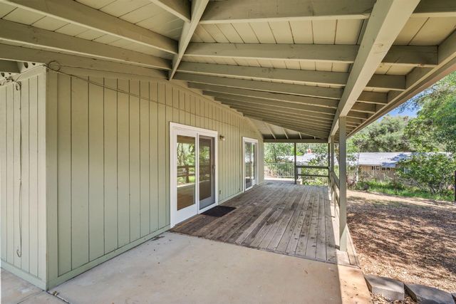 2881 Dos Vistas Dr, Shingle Springs, CA 95682