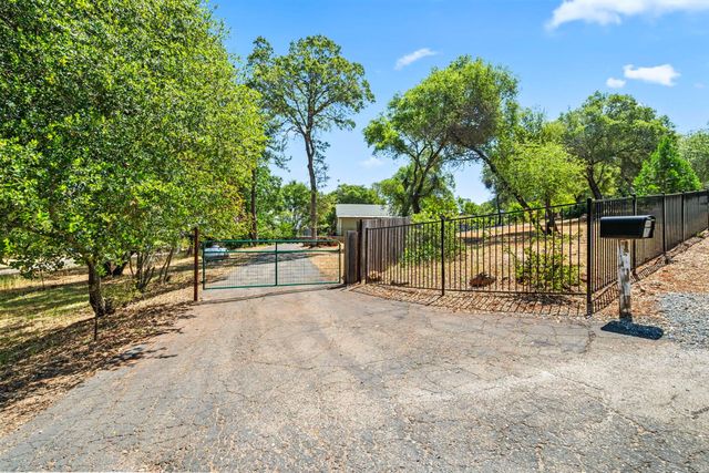 2881 Dos Vistas Dr, Shingle Springs, CA 95682