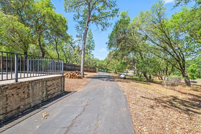 2881 Dos Vistas Dr, Shingle Springs, CA 95682