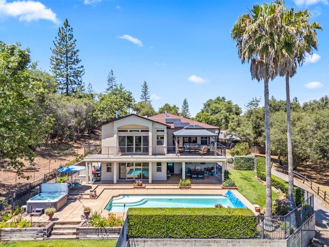 2881 Dos Vistas Dr, Shingle Springs, CA 95682
