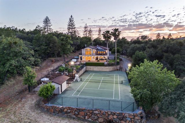2881 Dos Vistas Dr, Shingle Springs, CA 95682