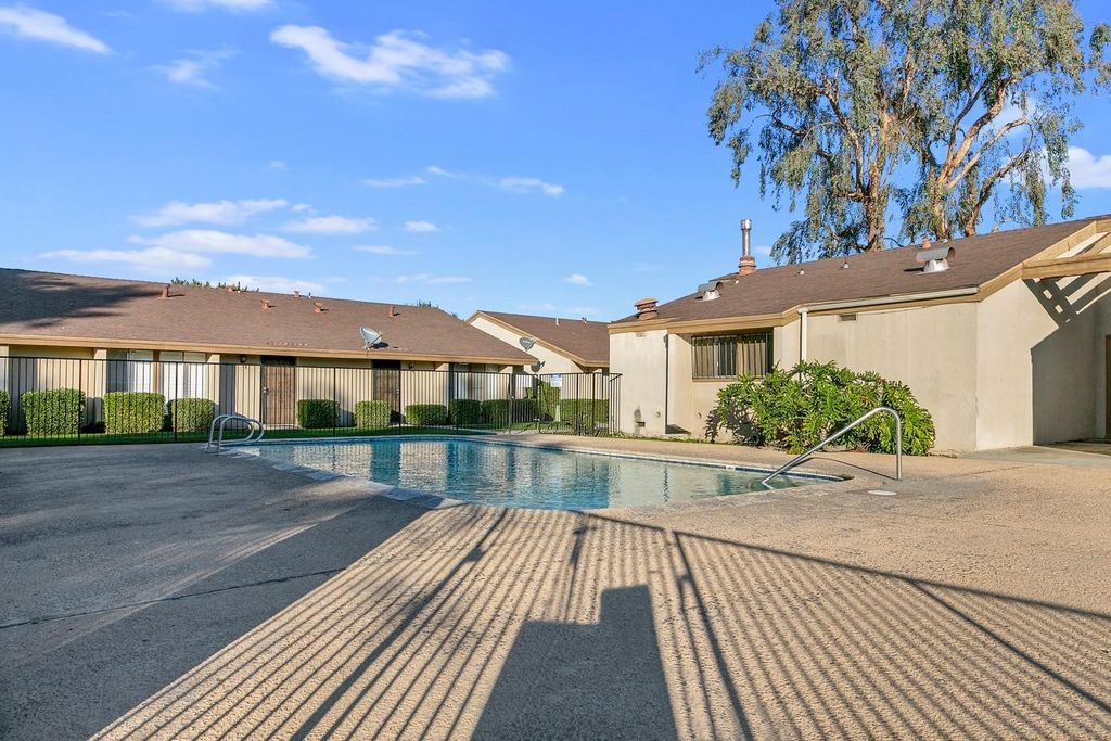 Image 10 of property listing at 4654 N Chestnut Avenue # 152, Fresno, CA 93726