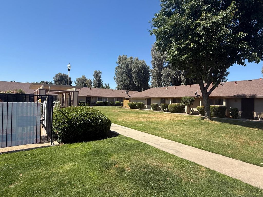Image 2 of property listing at 4654 N Chestnut Avenue # 152, Fresno, CA 93726