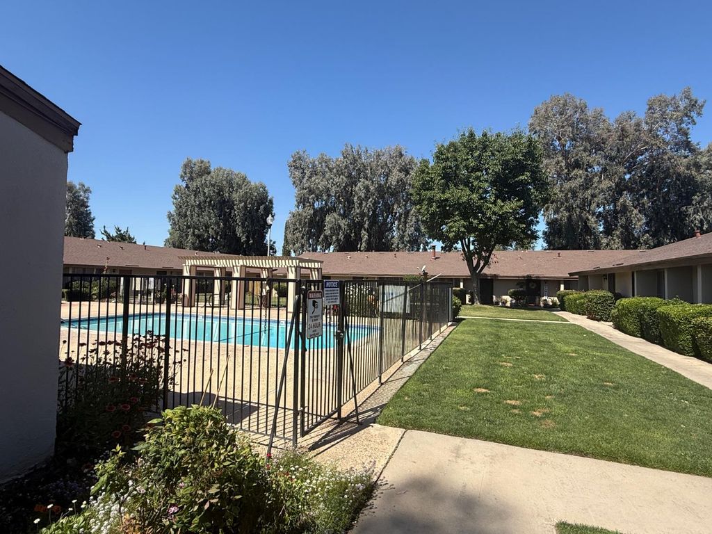 Image 9 of property listing at 4654 N Chestnut Avenue # 152, Fresno, CA 93726