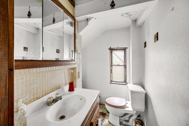 8917 S Hermitage Avenue, Chicago, IL 60620