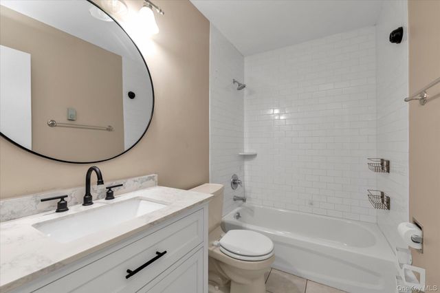 25 Springwood Drive, North Babylon, NY 11703