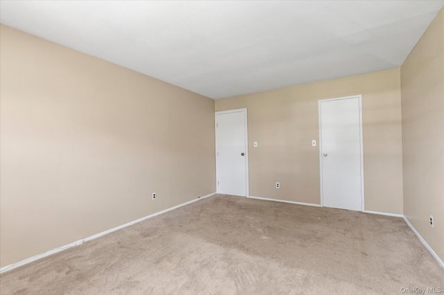 25 Springwood Drive, North Babylon, NY 11703