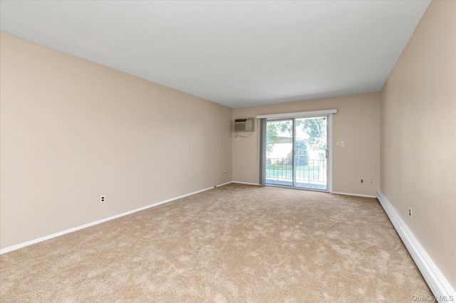 25 Springwood Drive, North Babylon, NY 11703