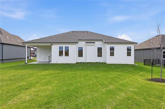 20040 W 226th Terrace, Spring Hill, KS 66083