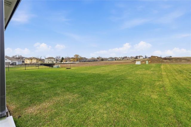 20040 W 226th Terrace, Spring Hill, KS 66083