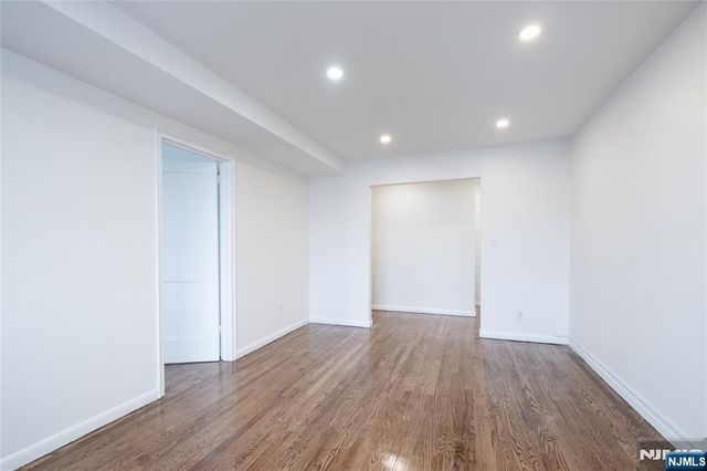 59-61 Brighton Avenue 20, Belleville, NJ 07109