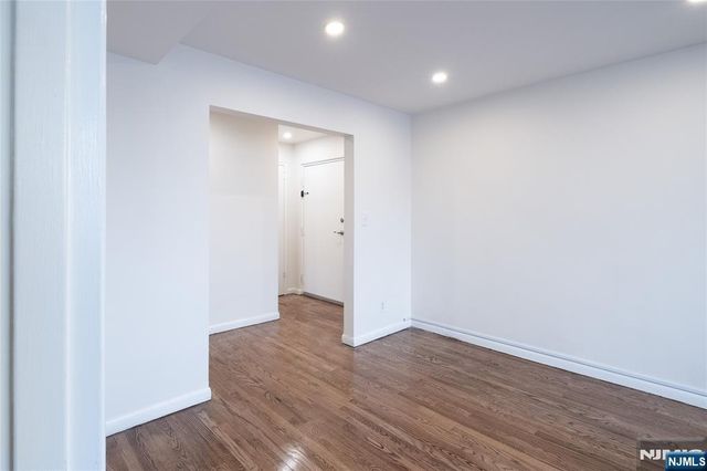 59-61 Brighton Avenue 20, Belleville, NJ 07109