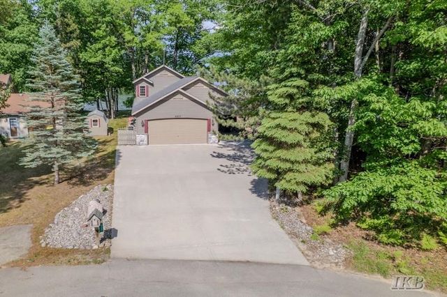 4837 Buxton Court, Gladwin, MI 48624