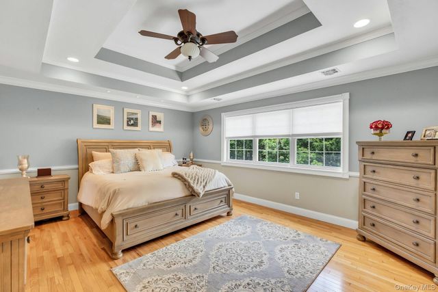 10 Shady View Crossing, Manorville, NY 11949