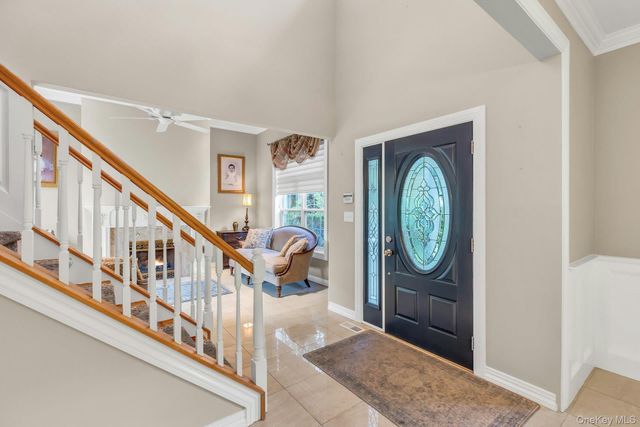 10 Shady View Crossing, Manorville, NY 11949