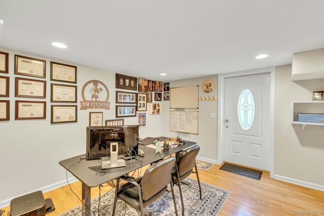 10 Shady View Crossing, Manorville, NY 11949