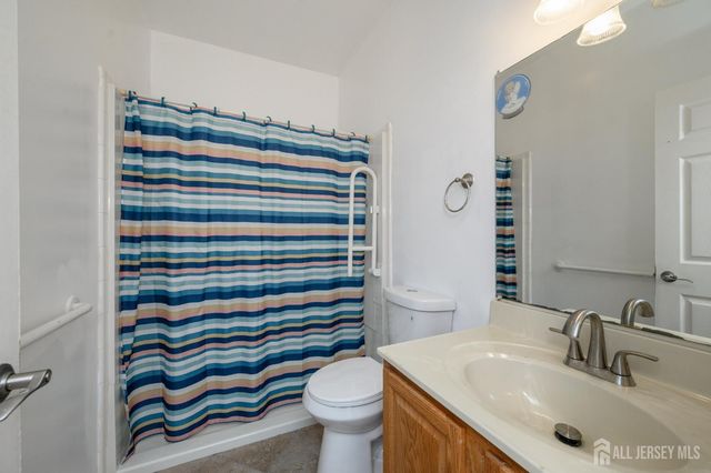 32 Dorothy Street, Carteret, NJ 07008