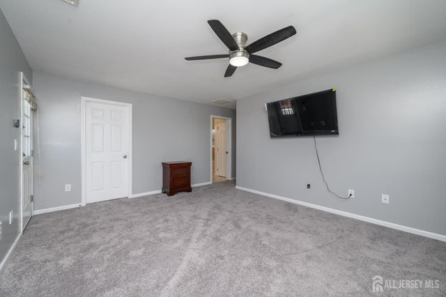 32 Dorothy Street, Carteret, NJ 07008