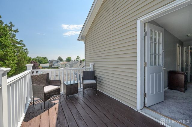 32 Dorothy Street, Carteret, NJ 07008