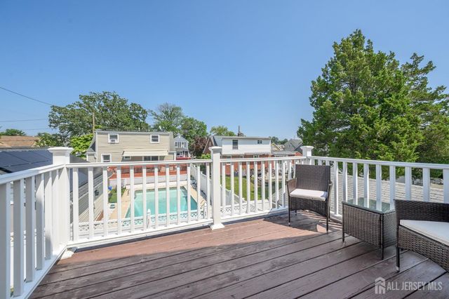 32 Dorothy Street, Carteret, NJ 07008