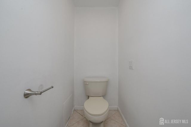 32 Dorothy Street, Carteret, NJ 07008