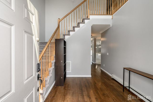 32 Dorothy Street, Carteret, NJ 07008