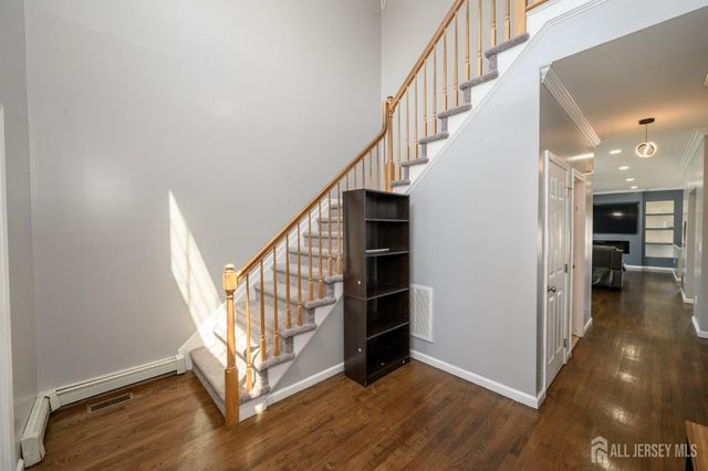 32 Dorothy Street, Carteret, NJ 07008
