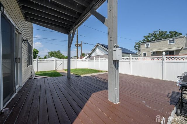 32 Dorothy Street, Carteret, NJ 07008