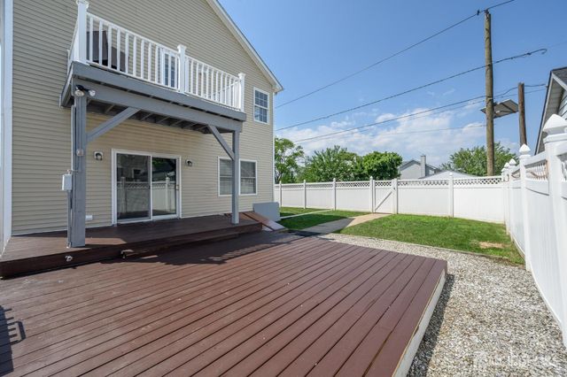 32 Dorothy Street, Carteret, NJ 07008