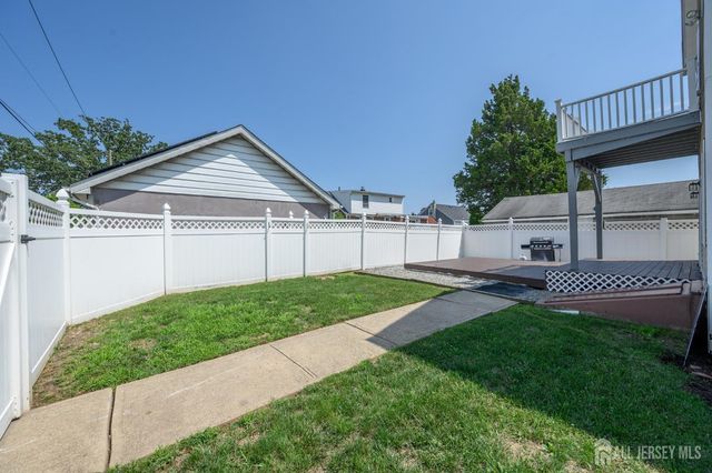 32 Dorothy Street, Carteret, NJ 07008